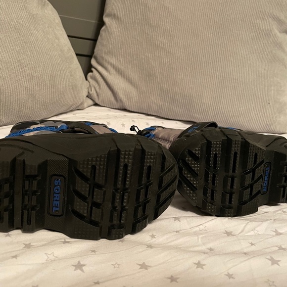 Kid’s Sorel Winter Boots - Picture 5 of 5